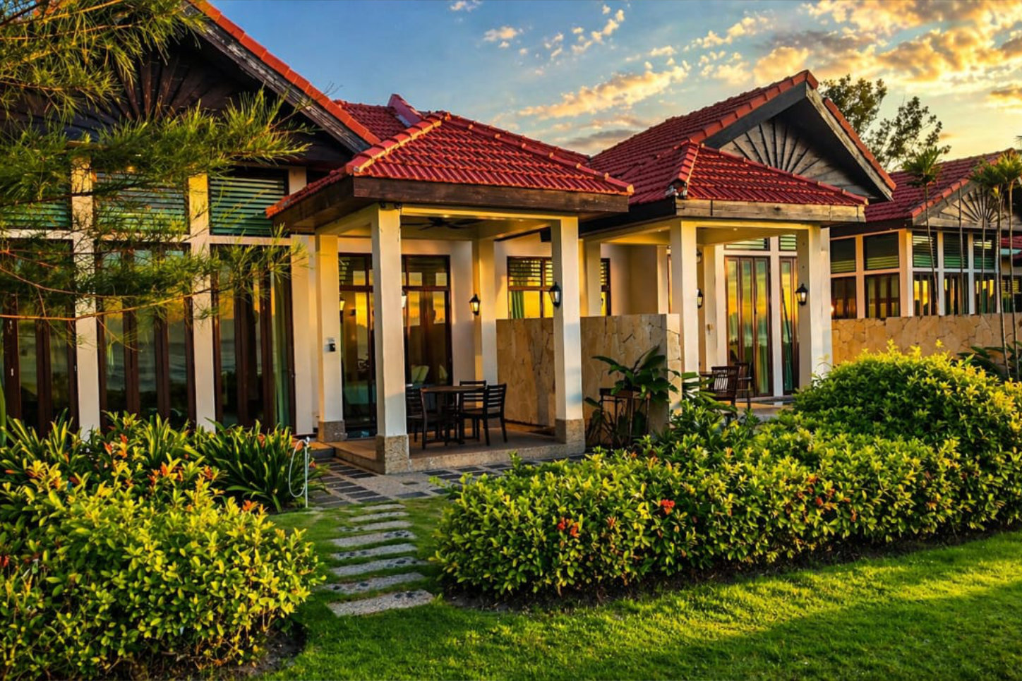 Pool Villa By The Beach exterior with private garden